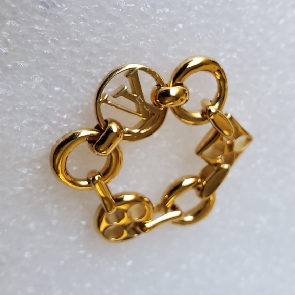 ‼️💯% Authentic Louis Vuitton Interlock Monogram 18K GP Ring #8.5 Gold - Picture 4 of 8